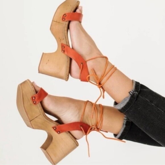 Free People Tan Studded Wooden Aurora Ankle Wrap Clog Coral Leather Size 11 NIB - Picture 4 of 10